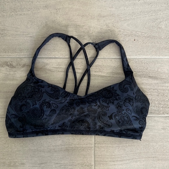 Lululemon free to be bra - Picture 1 of 2